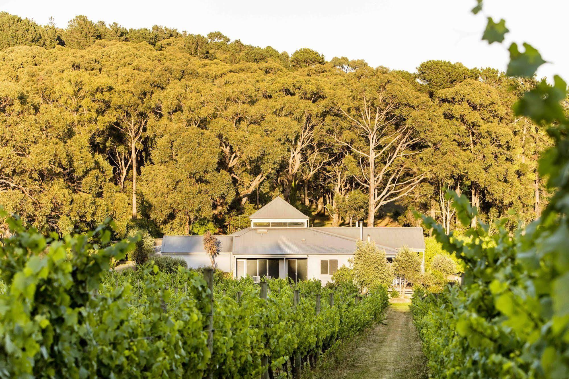 Polperro Villas Red Hill Exterior photo
